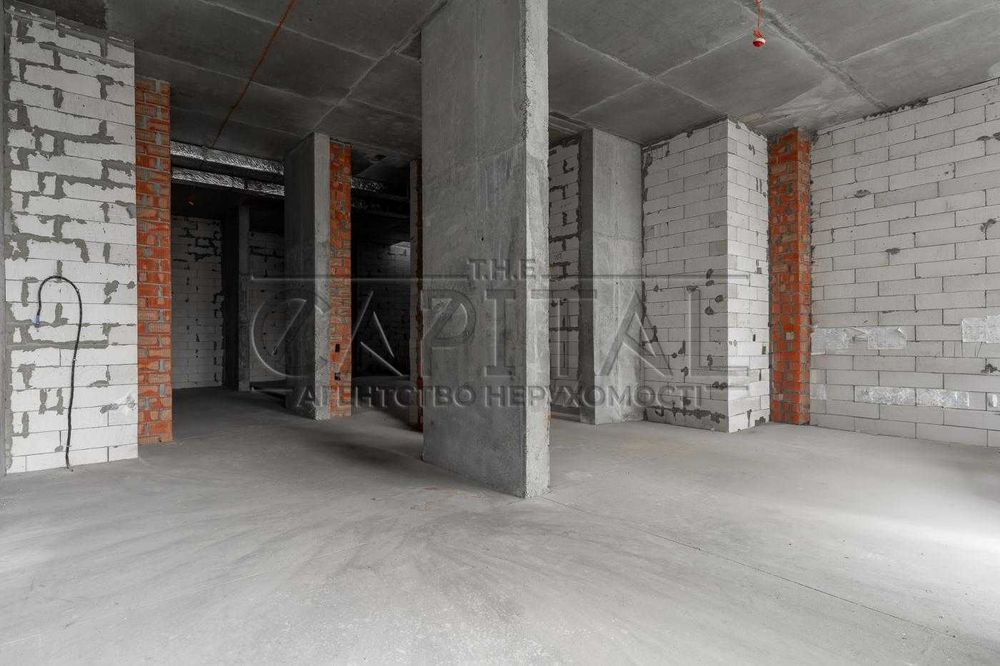 Продаж комерційного приміщення без ремонту 206м2 ЖК "Лебединий"
