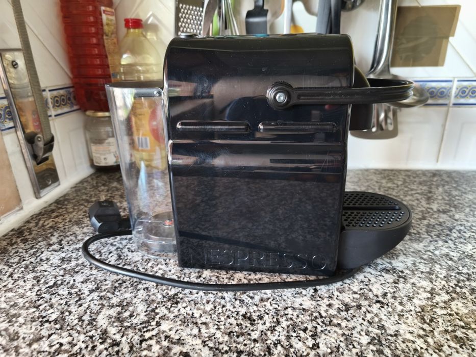 Máquina de café Nespresso Inissia By De'longhi