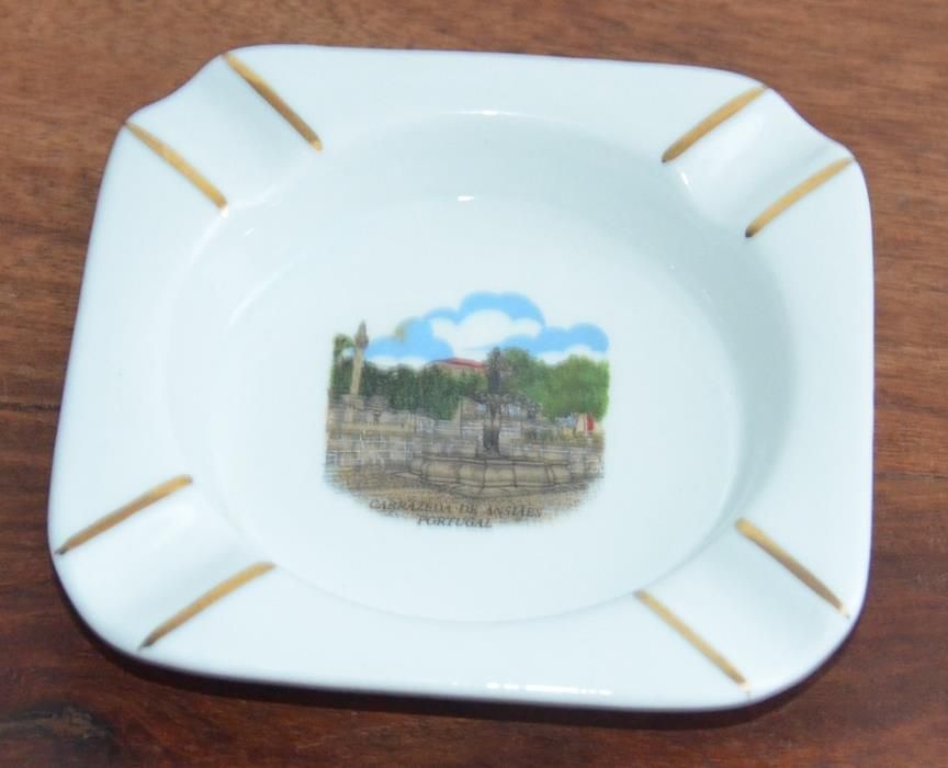 Cinzeiro de porcelana – Tema “Carrazeda de Anciães”