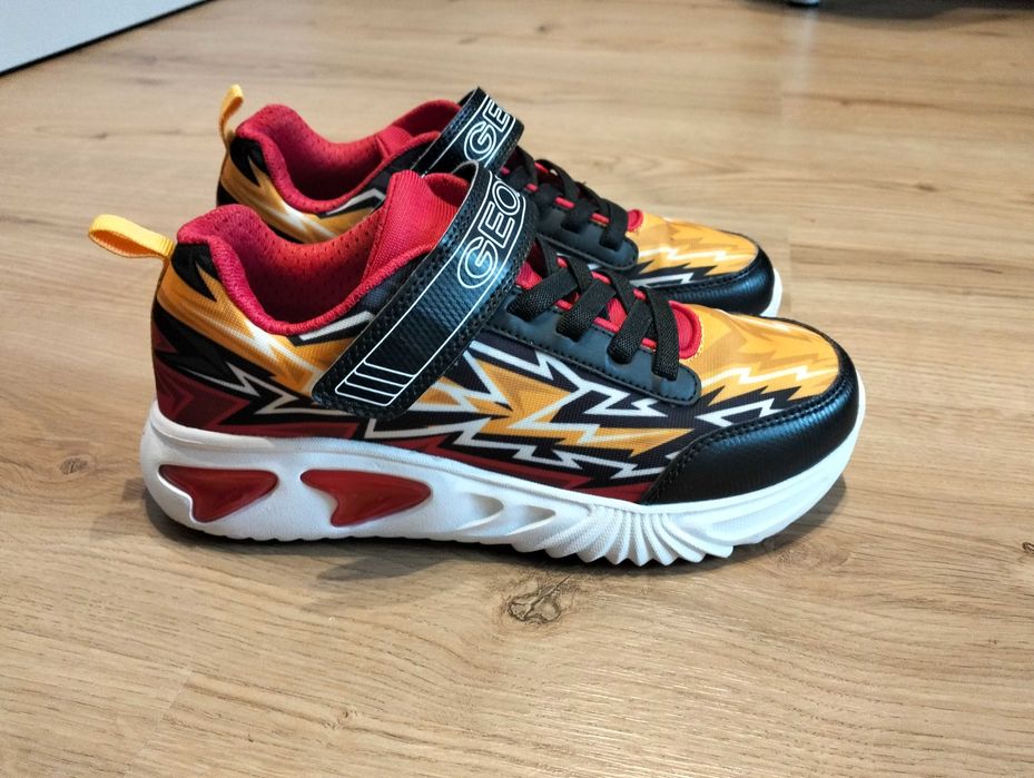 Buty Geox świecące