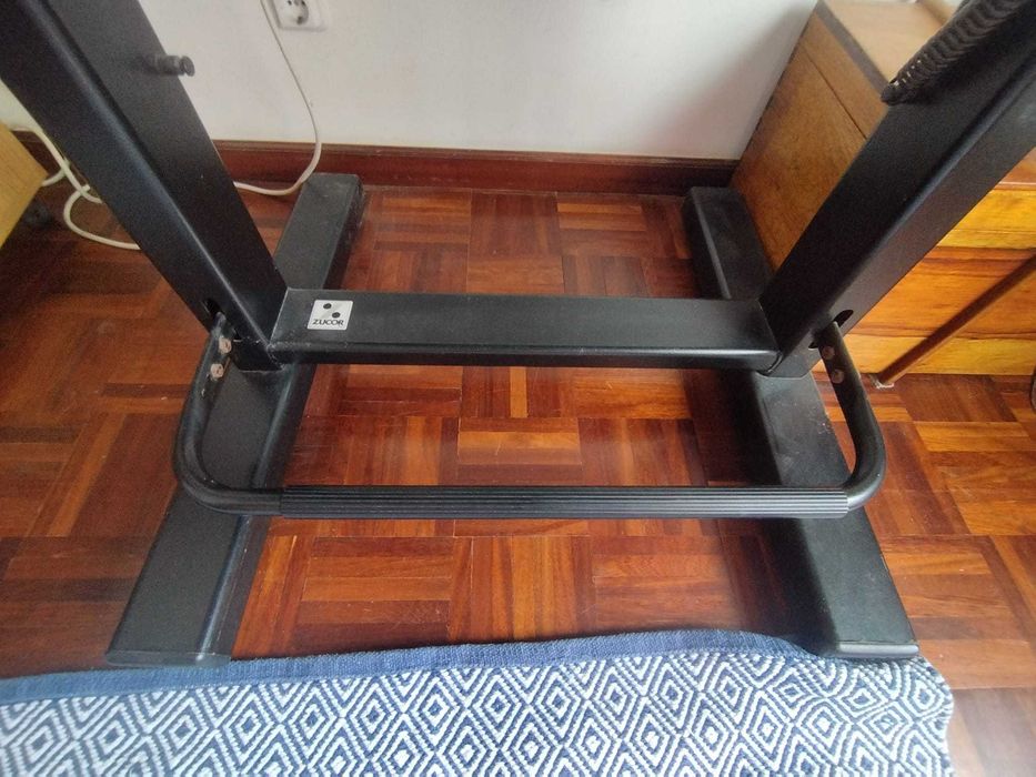 Estirador ZUCOR com cadeira