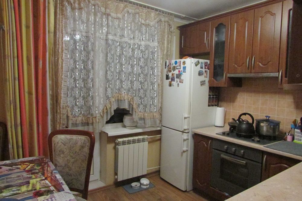 Найближчі ст. метро Мінська, Героїв Дніпра. вул. Полярна 3