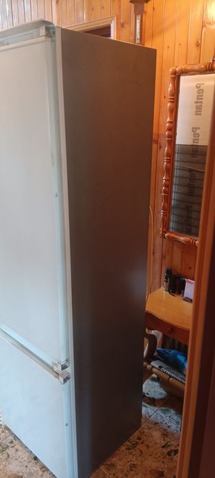 Chłodziarko-zamrażarka (do zabudowy) "Siemens" KI30M470. Wymiary: 179x57,3cm