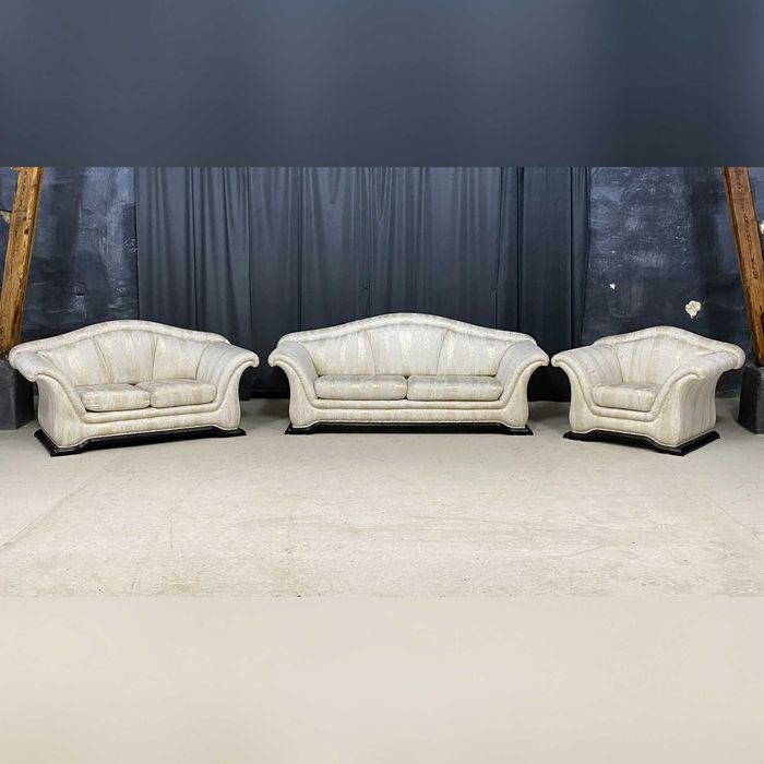 Elegancki komplet wypoczynkowy 3+2+1 w klasycznym stylu