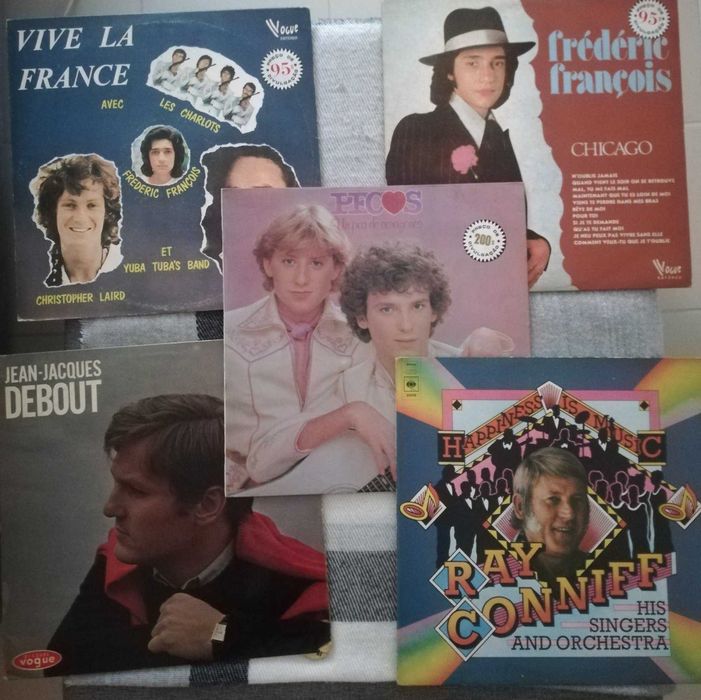 14CDS váriosartistas, 9vinis fado tango, 6cds vários