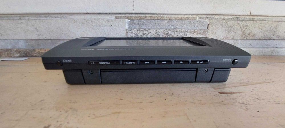 Leitor DVD Portátil Sony MV-700HR + Auscultadores sem fios IR