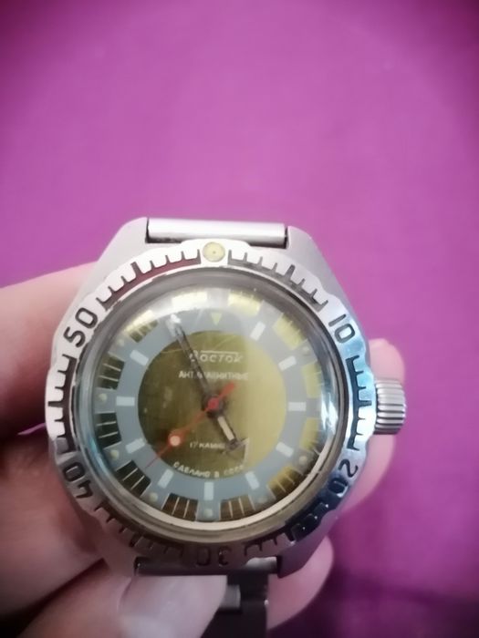 Часи з браслетом "Восток Амфибия" під відновлення.
