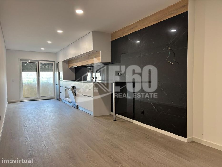 Apartamento T3 Remodelado Para Arrendamento Esmoriz