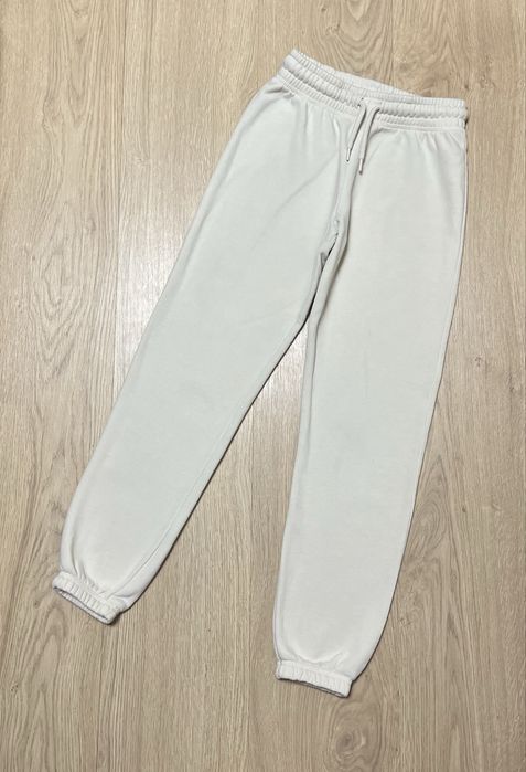 Фирменный спортивный костюм Primark на флисе, молоко, 8-9 лет