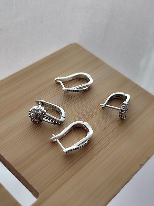 Жіночі сережки з муассанітом