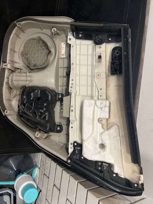 Карта двери задняя левая Mazda CX-7 07-12гг.