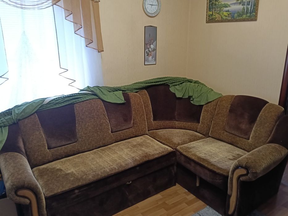 Продам угловий диван.