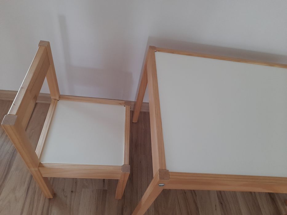 Zestaw mebli dziecięcych łóżko Singlar materac stolik krzesła Latt Ikea