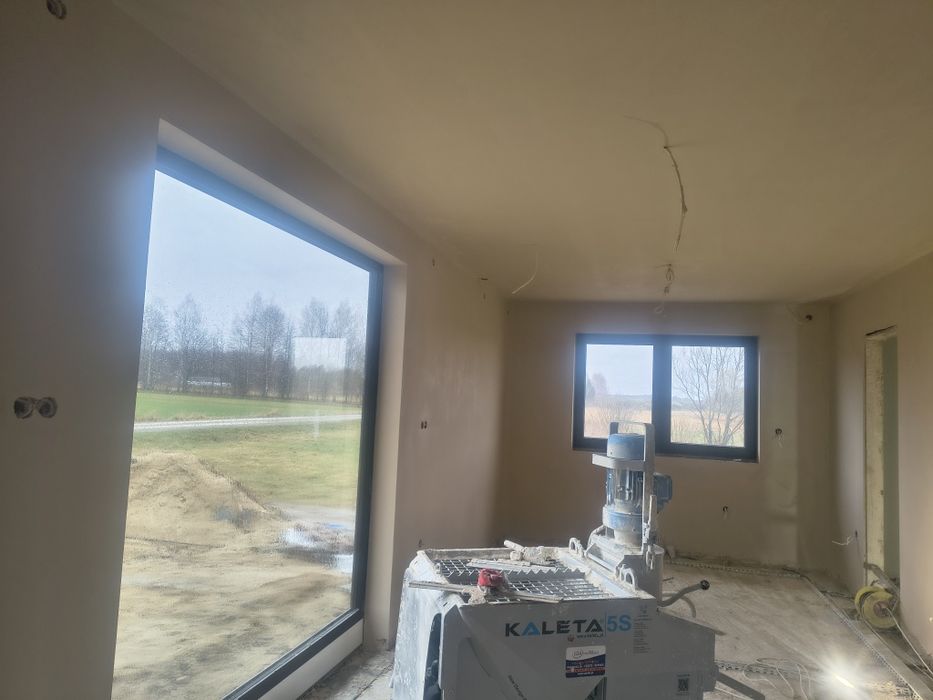 Tynki maszynowe gipsowe/hybrydowe.