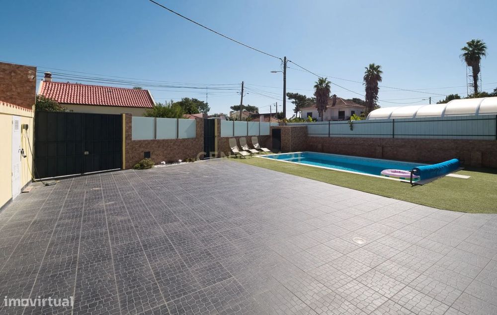 Moradia Térrea T3  com Piscina- Furo água  - Aroeira