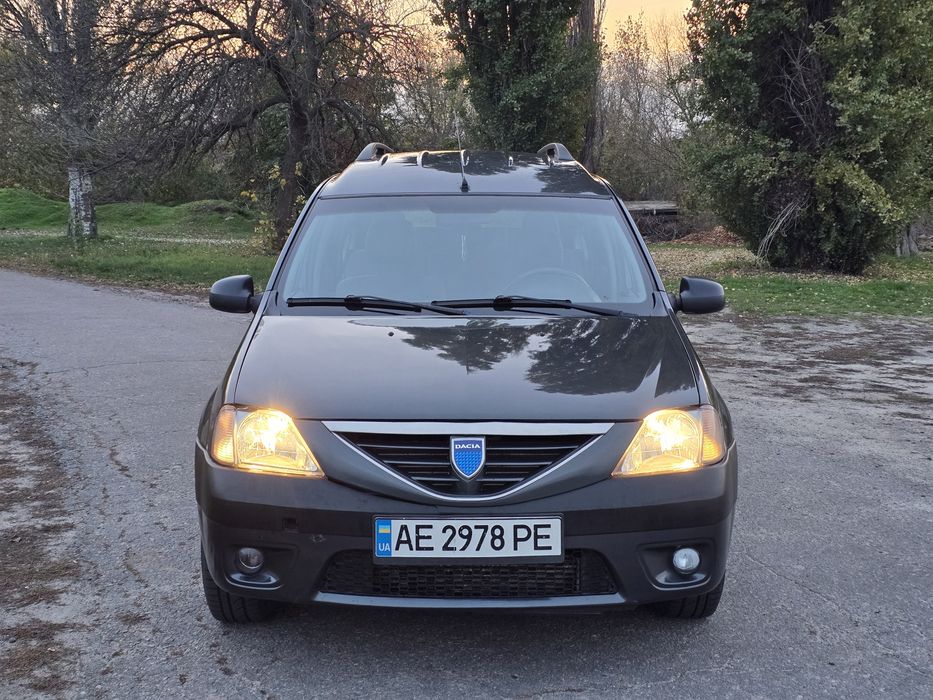 Dacia Logan (7 МІСЦЬ)