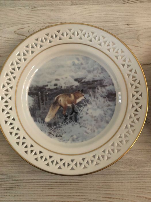 Тарелка на стену  лиса, олени, фазаны, медведь, косули