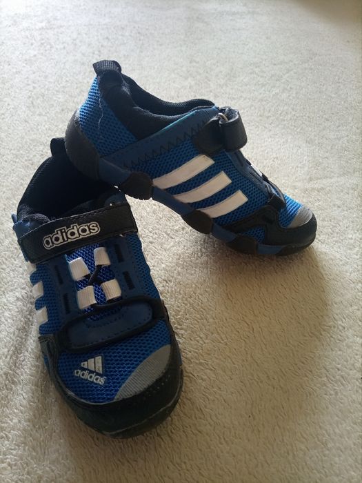 Кросівки фірмові Adidas на хлопчика.27 розмір.