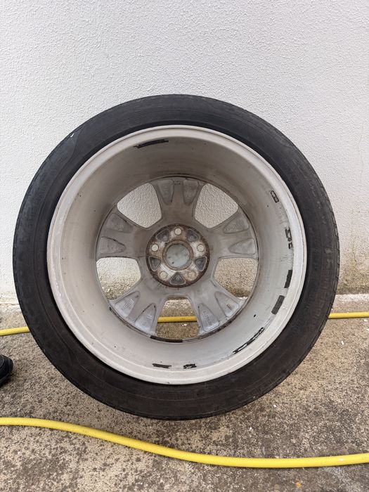 Jantes Audi com pneus