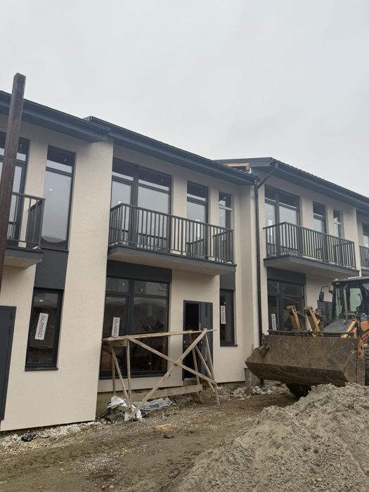 Продається котедж р-н Апартеля, вул.Собранецька