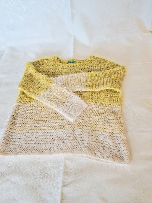 Camisola peludinha e brilhante de Benetton  6-7 anos