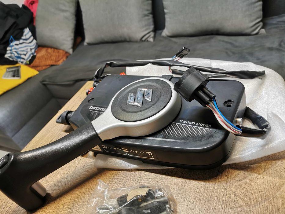 Manetka Suzuki z instalacją, stacyjka, zrywką  i power trim
