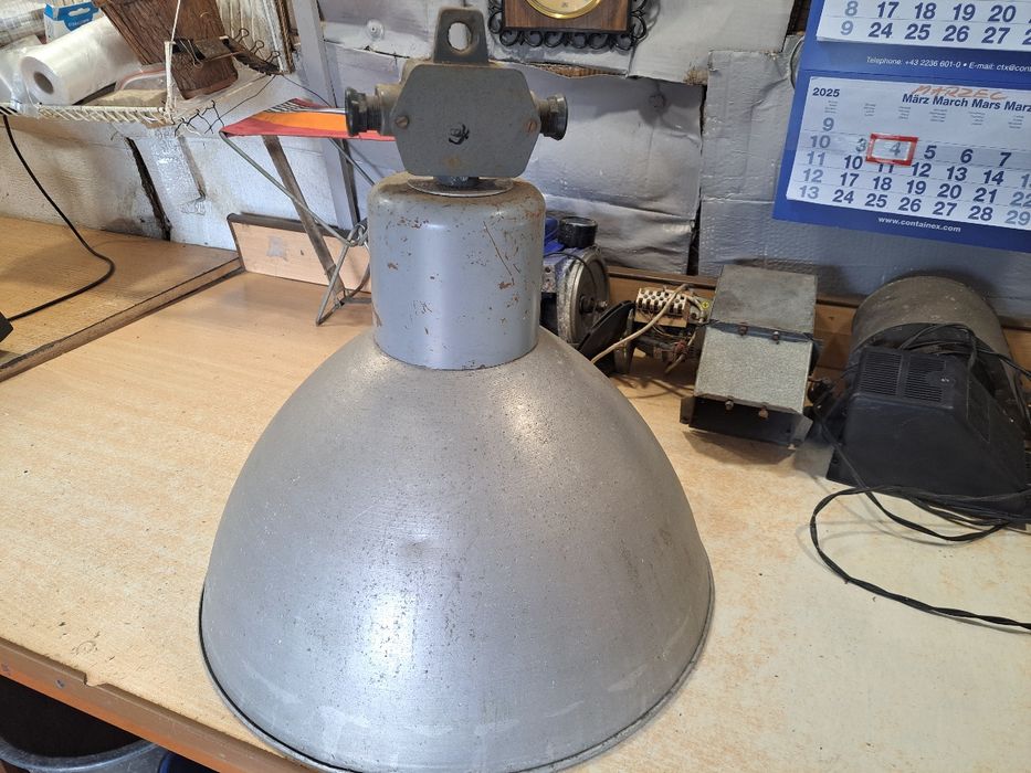 Lampa neonowa używana