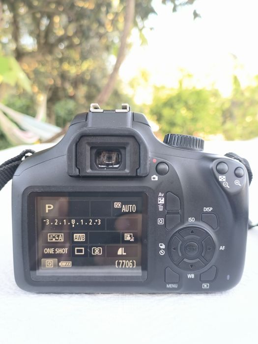 Câmera Canon 4000D*Como Nova*+ lente 18-55m +cartão SD 64gb