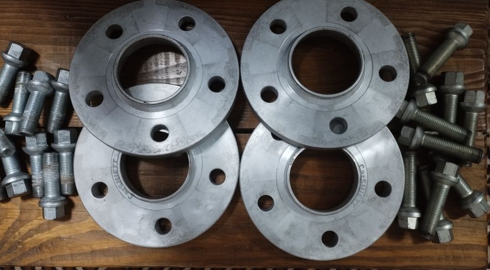 Проставки 15-20мм 66.6 з болтами