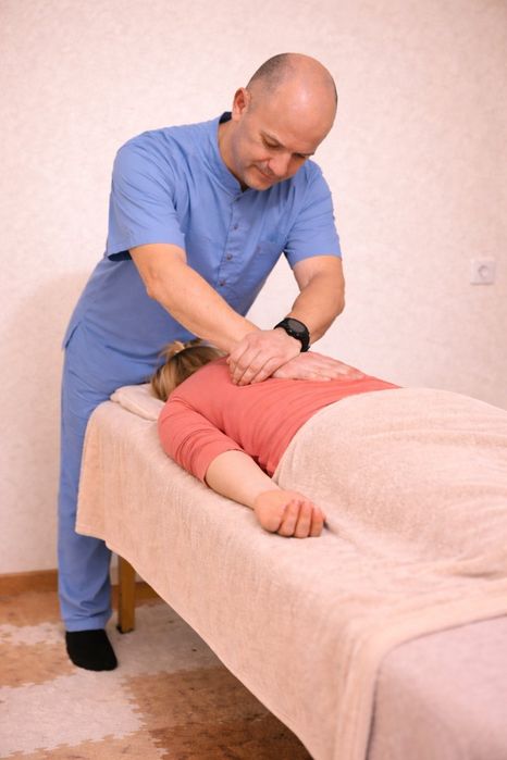 Масаж через одяг.