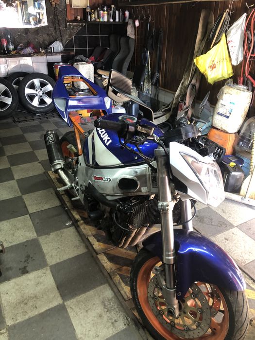 Suzuki 750 джиксер