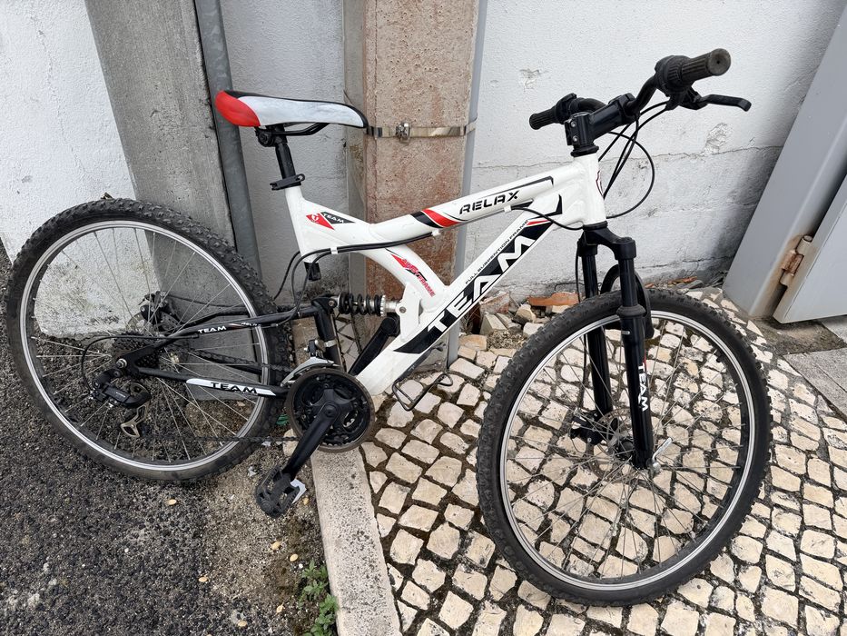 Bicicleta com pouco uso