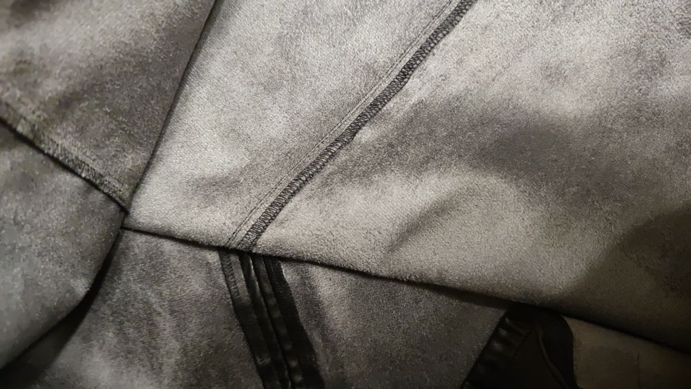 Sukienka z imitacją skory