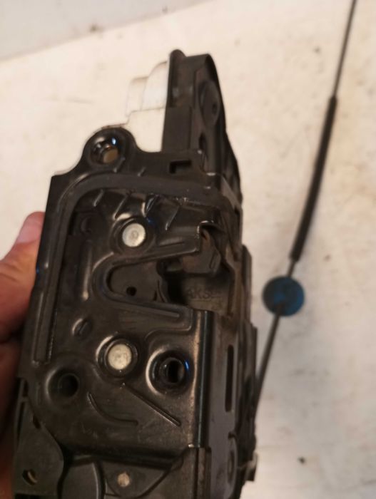 Fechadura / fecho porta frente esquerdo VW Scirocco