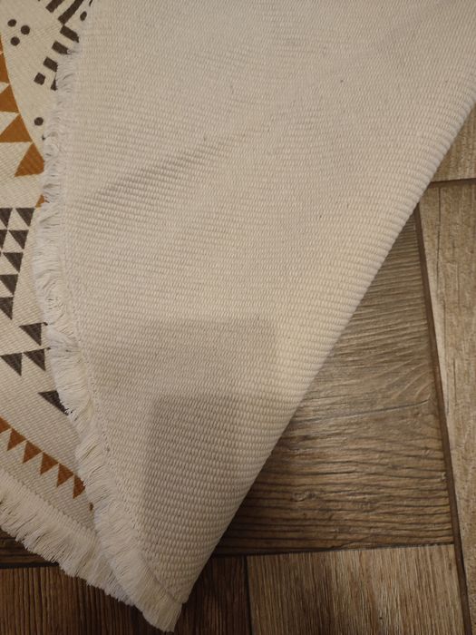 Nowy dywan okrągły 90 cm Trójkąty