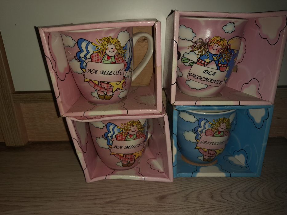 Kubeczki nowe po likwidacji sklepu