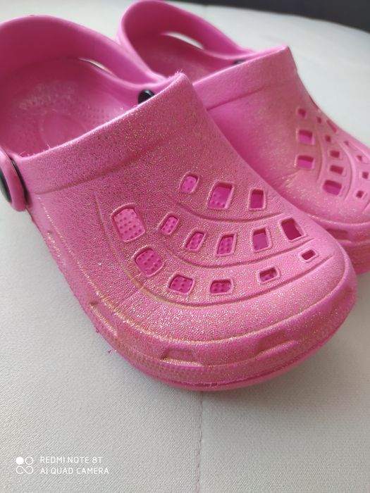 Buty klapki ogrodowe na basen