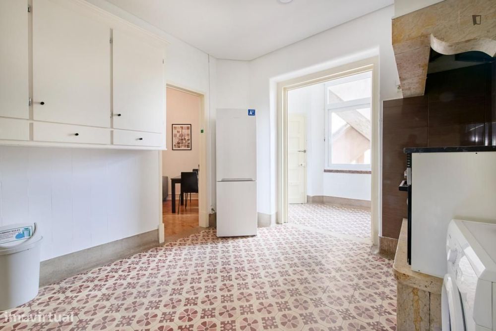 Quarto - localizado em Alameda Lisbon