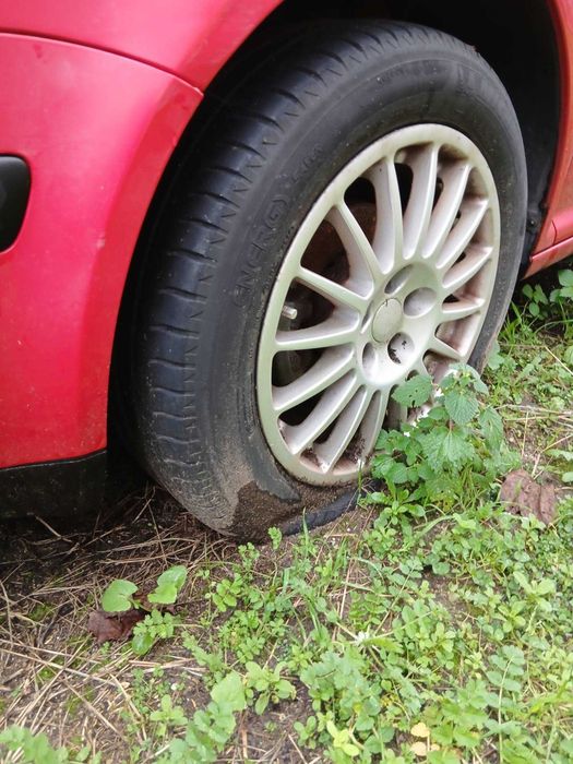 Vendo Volkswagen Golf 4 1.4 16v com GPL despachar.