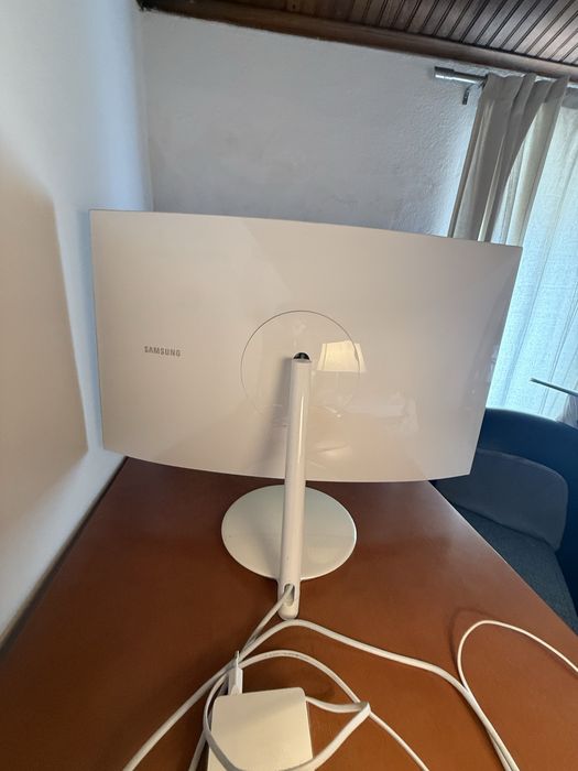 Monitor Samsung     C27H711QEU / CH711
