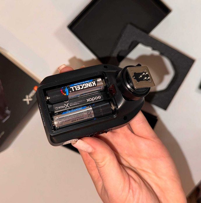 Вспышка V860III-C и Радиосинхронизатор Godox XPro II для Canon (б/у)