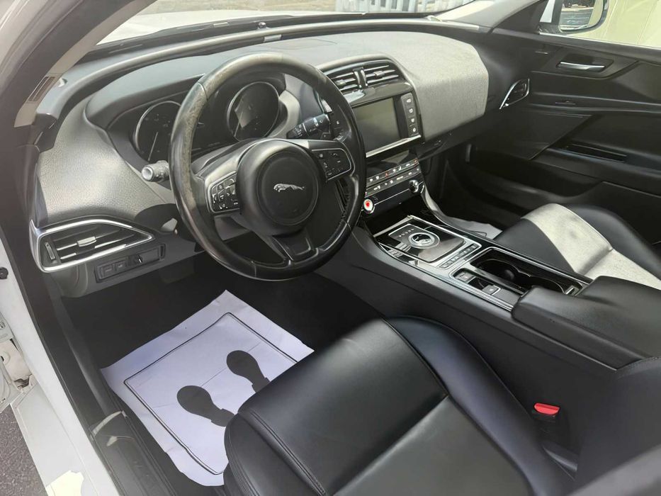 Jaguar XE 25t      2018