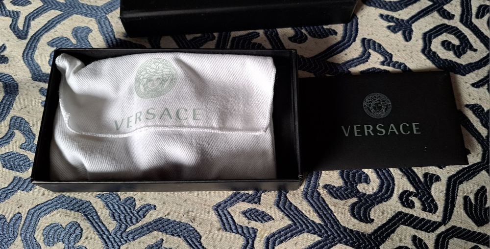 Oryginalny czarny Brelok Versace Meduza z certyfikatem