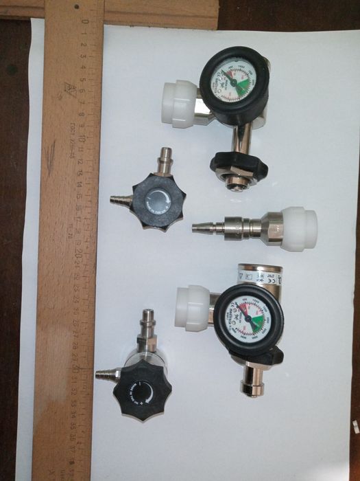 Редуктори та розподільники медичного кисню