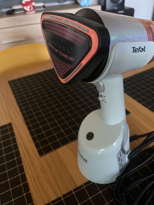 Parownica do ubrań Tefal
