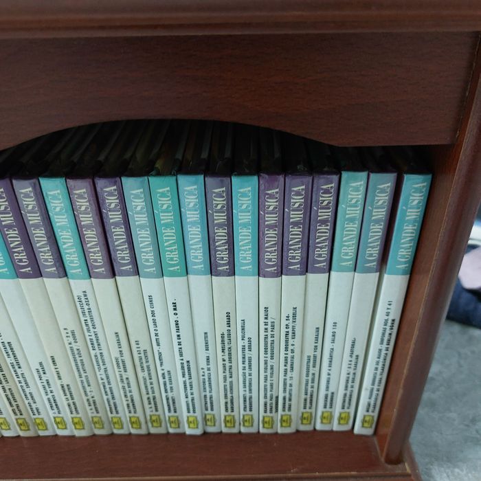 Conjunto de 33 cd de música clássica