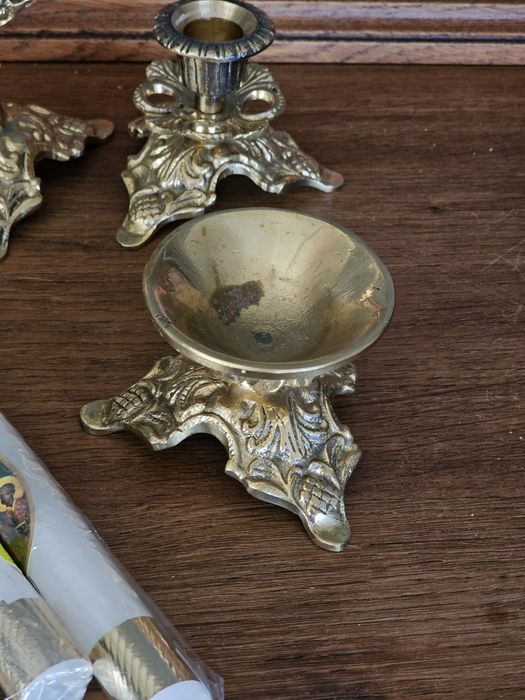 zestaw kolędowy krzyż lichtarz mosiężny pasyjka świeczki kropidełko