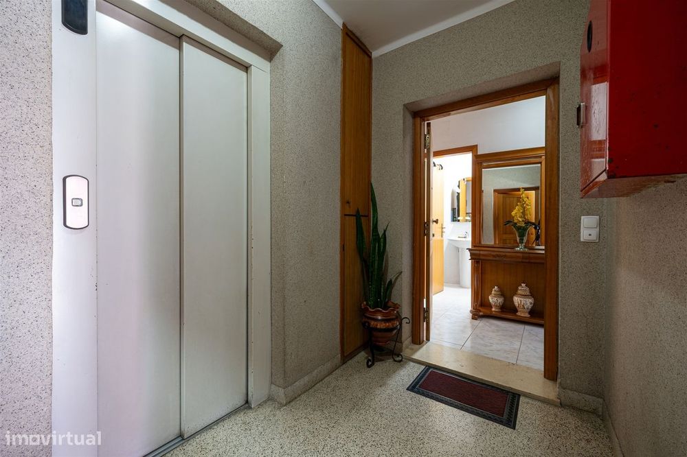 Apartamento T3 Venda em Oliveira de Azeméis, Santiago de Riba-Ul, Ul,