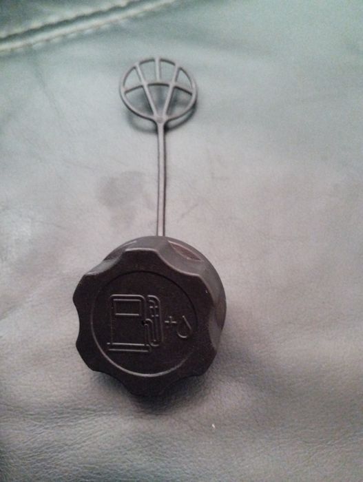 Tampa depósito combustível