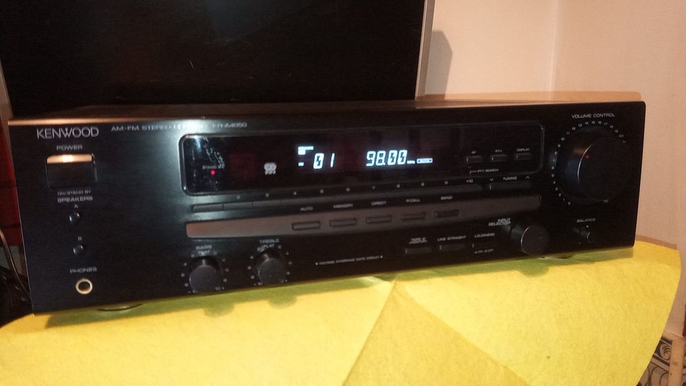 Amplificador Kenwood com radio RDS